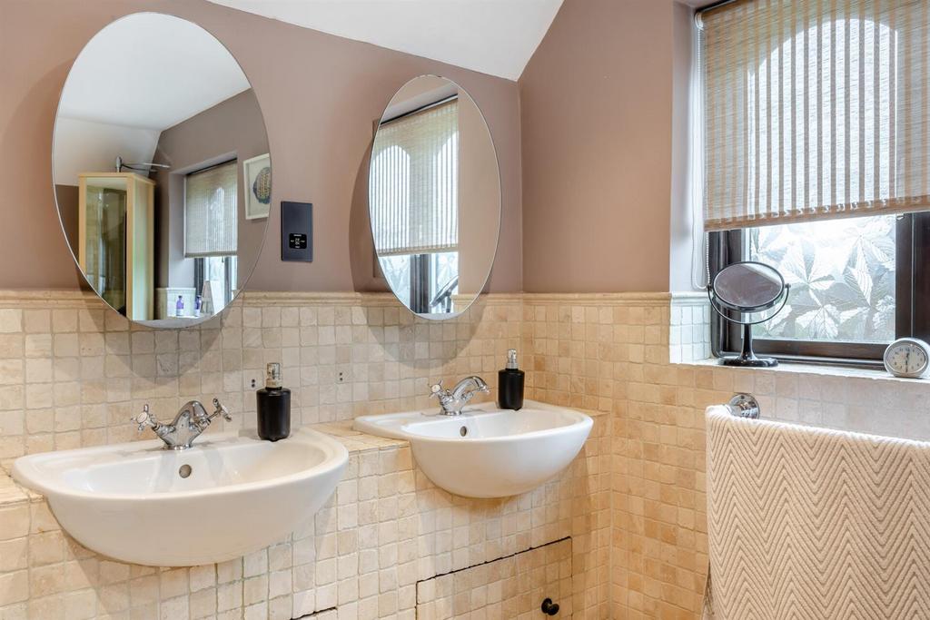 0245bath2.jpg