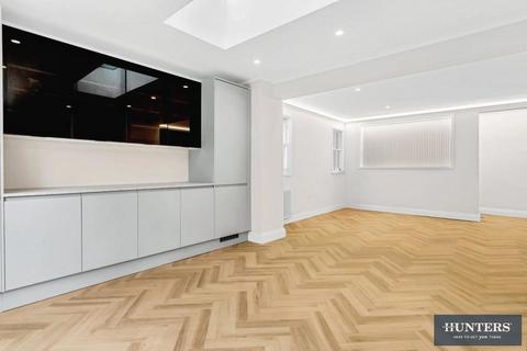 3 bedroom flat for sale, Marlborough Hill, London