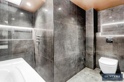 3 bedroom flat for sale, Marlborough Hill, London