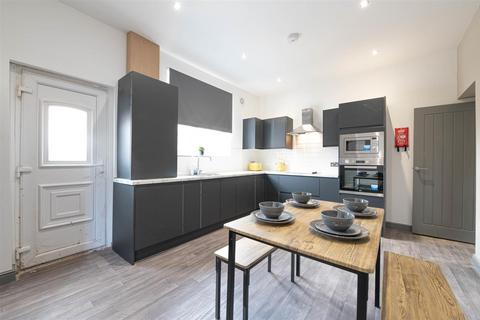 1 bedroom in a house share to rent, Derrington Avenue , Crewe, Cheshire
