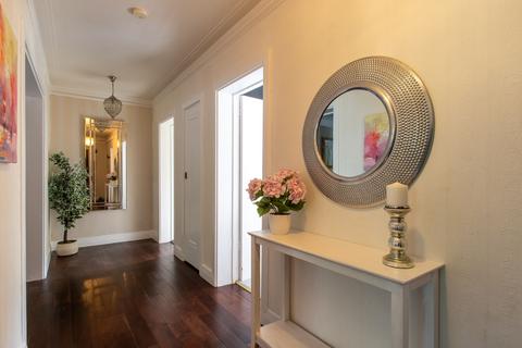 2 bedroom apartment to rent, Highlands Heath, Portsmouth Road, London