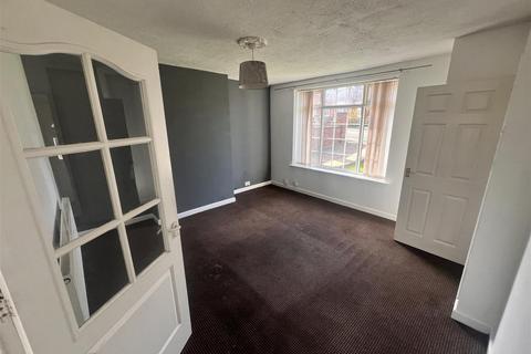 3 bedroom semi-detached house to rent, Pine Street, Bloxwich