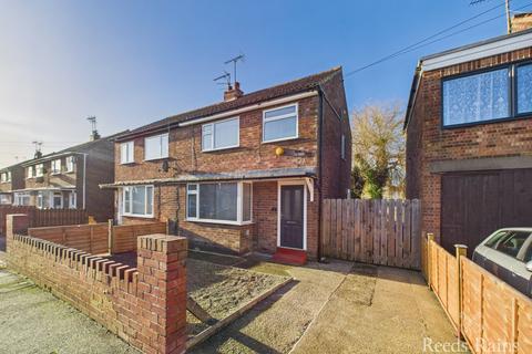 3 bedroom semi-detached house to rent, Wentworth Road, East Riding of Yorkshi YO16