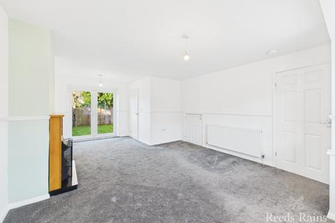 3 bedroom semi-detached house to rent, Wentworth Road, East Riding of Yorkshi YO16