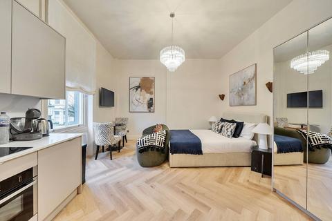 Studio to rent, Penywern Road, Earls Court, London, SW5