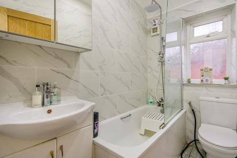 undefined, Chalk Road, London E13