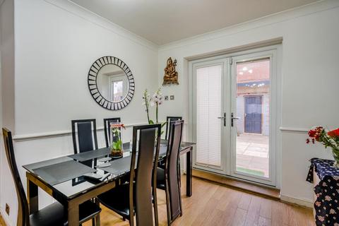 2 bedroom semi-detached house for sale, Chalk Road, London E13