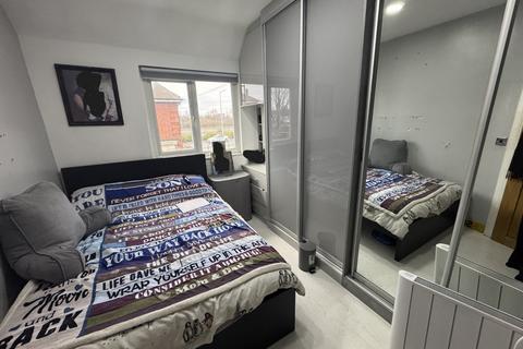 2 bedroom semi-detached house for sale, Chalk Road, London E13