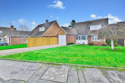 4 bedroom detached bungalow for sale, Dove House Crescent, Slough