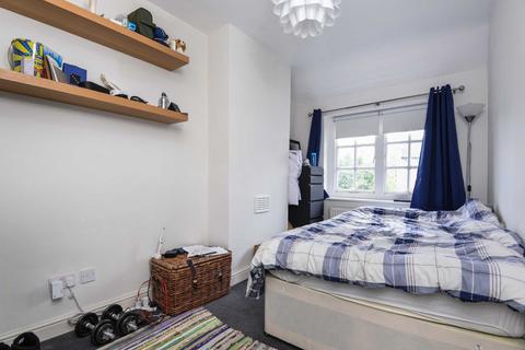 undefined, Lessingham Avenue, London SW17
