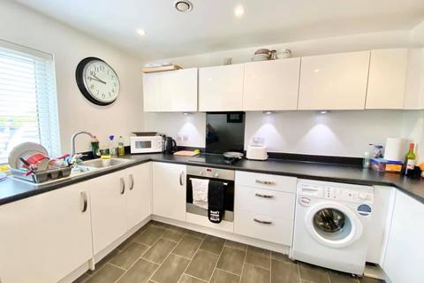 4 bedroom terraced house for sale, Woodfield Road, Crawley RH10
