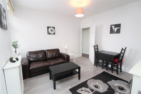 2 bedroom maisonette to rent, Silverdale Terrace, Gateshead