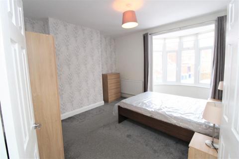 2 bedroom maisonette to rent, Silverdale Terrace, Gateshead