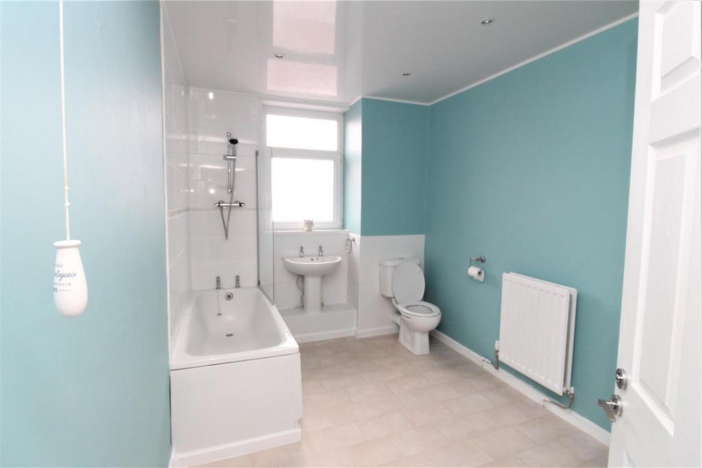 Bathroom.JPG