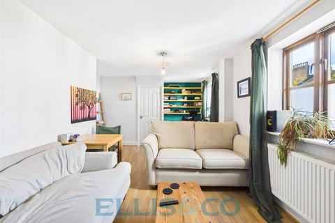 2 bedroom end of terrace house for sale, Kinnings Row, Tonbridge, Kent, TN9