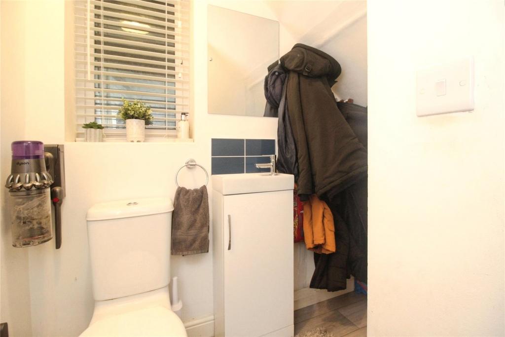 Cloakroom/Wc