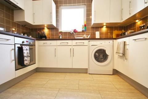 1 bedroom flat for sale, Trewint Street, London, SW18