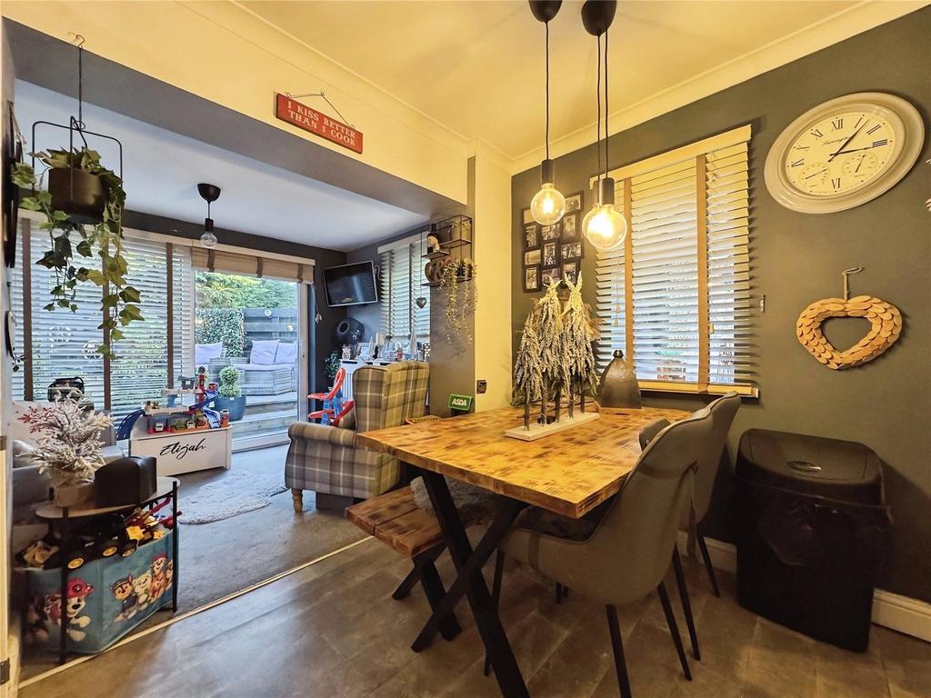 Kitchen/Dining Room
