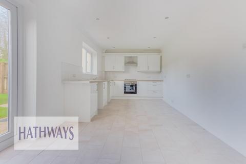 3 bedroom terraced house to rent, Tynewydd Green, Pontnewydd, NP44