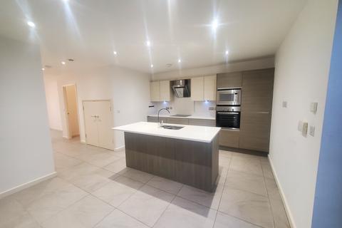 4 bedroom terraced house to rent, Durham Road, Gateshead NE8