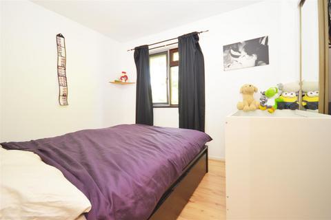 undefined, Haygreen Close, Kingston Upon Thames