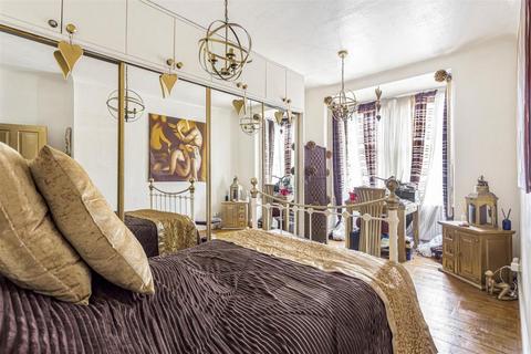 1 bedroom ground floor flat for sale, Thetford Road, Ashford, TW15