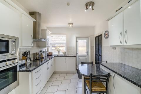 4 bedroom bungalow for sale, Sluvad Road, New Inn, Pontypool