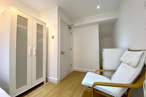 undefined, Woodyard Close, London