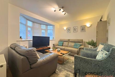 5 bedroom terraced house to rent, Churston Drive, Morden, Surrey, SM4