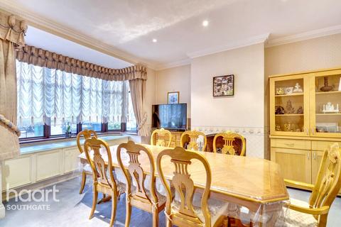 5 bedroom semi-detached house for sale, Cat Hill, Barnet