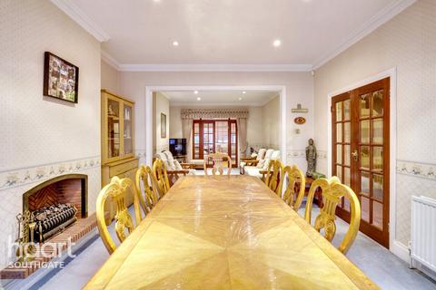 5 bedroom semi-detached house for sale, Cat Hill, Barnet
