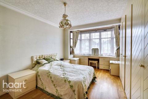 5 bedroom semi-detached house for sale, Cat Hill, Barnet