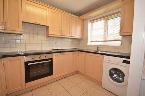3 bedroom terraced house to rent, Fairmont Close, Belvedere, DA17