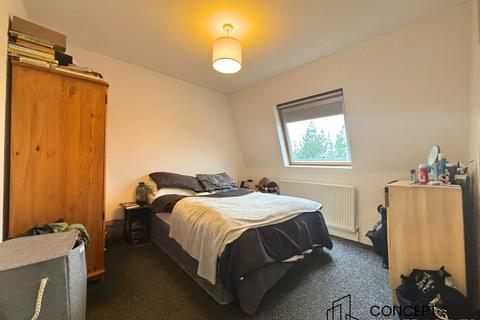 3 bedroom apartment to rent, Dafforne Road, Tooting Bec, SW17