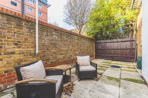 3 bedroom house to rent, Cottesloe Mews, London SE1