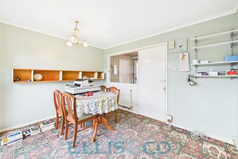 3 bedroom semi-detached house for sale, Vaughan Avenue, Tonbridge, TN10