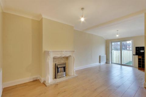 4 bedroom end of terrace house to rent, Sutherland Road, Belvedere, Kent, DA17