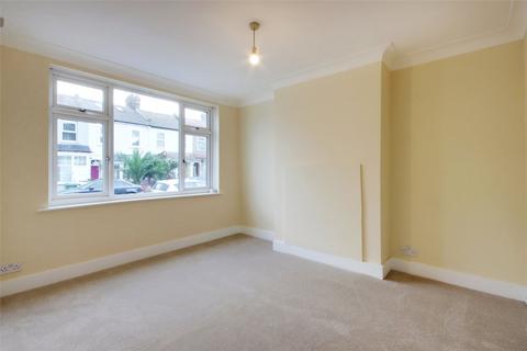 4 bedroom end of terrace house to rent, Sutherland Road, Belvedere, Kent, DA17