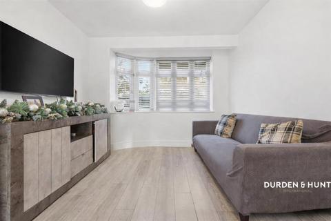 4 bedroom end of terrace house for sale, Craven Gardens, Harold Wood, RM3