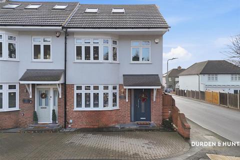 Craven Gardens, Harold Wood, RM3