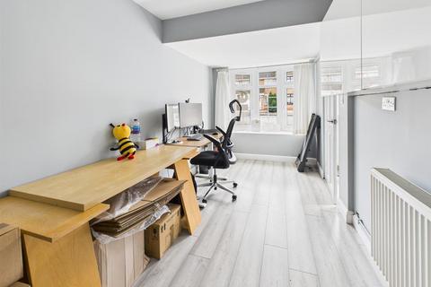 4 bedroom end of terrace house to rent, Linwood Drive, Coventry CV2