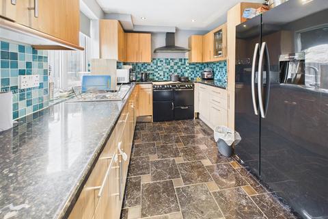 4 bedroom end of terrace house to rent, Linwood Drive, Coventry CV2
