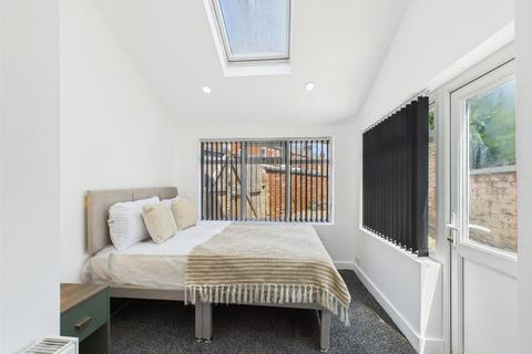1 bedroom in a house share to rent, Earlsdon Avenue North, Coventry CV5