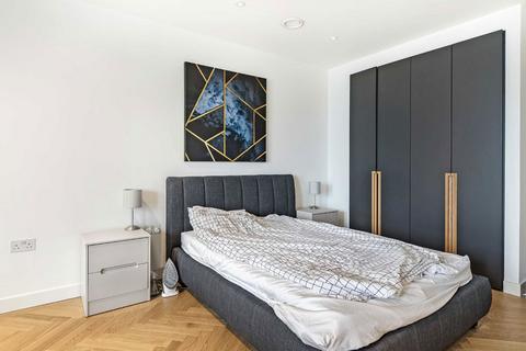 Studio for sale, Southwark Bridge Road, London SE1