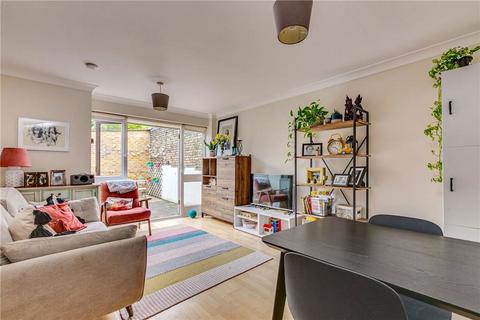 undefined, Chestnut Grove, London SW12