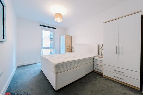 2 bedroom flat to rent, Hoffmans Road, London E17