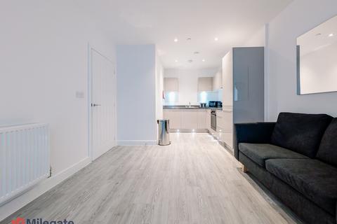 2 bedroom flat to rent, Hoffmans Road, London E17