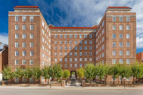 4 bedroom flat for sale, Swan Court, Chelsea Manor Street, Kensington and Chelsea, SW3