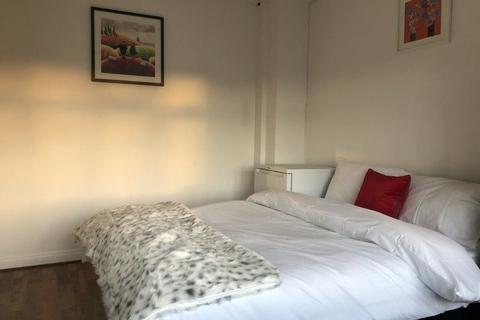 undefined, Mitcham CR4