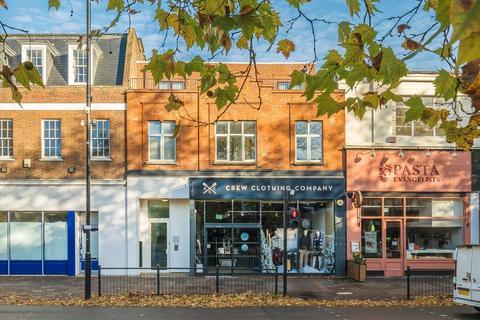 undefined, Chiswick High Road, London W4